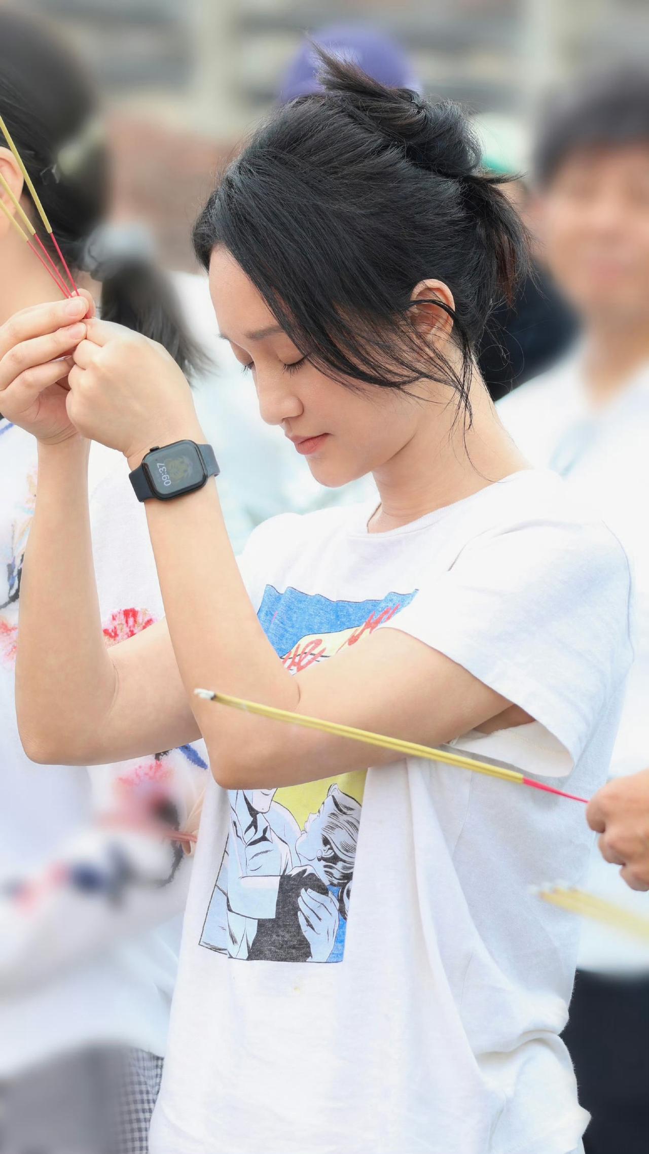 周迅《日掛中天》真假未定，不如聚焦顾游新作《初次尝到寂寞》2025年，周迅与
