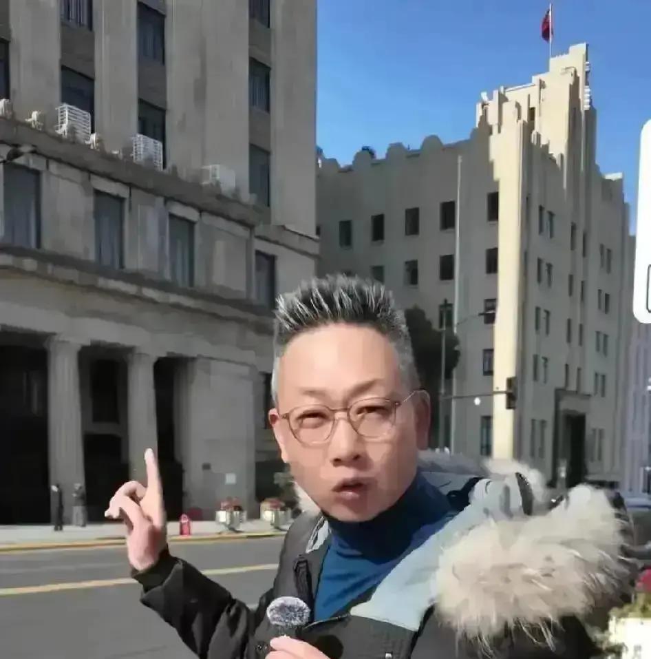 “程雷被电视台‘雪藏’，却反手把婚礼司仪开出5万一场，抖音3天涨粉50万。”