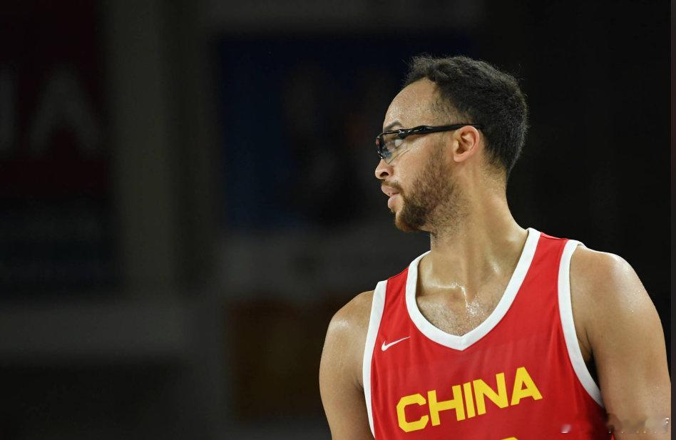 李凯尔想代表中国参加下届世界杯李凯尔在最新播客中亲口表态，已让经纪人与中国男篮