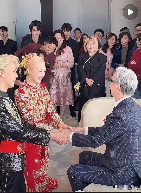 第一眼以为是光头新娘