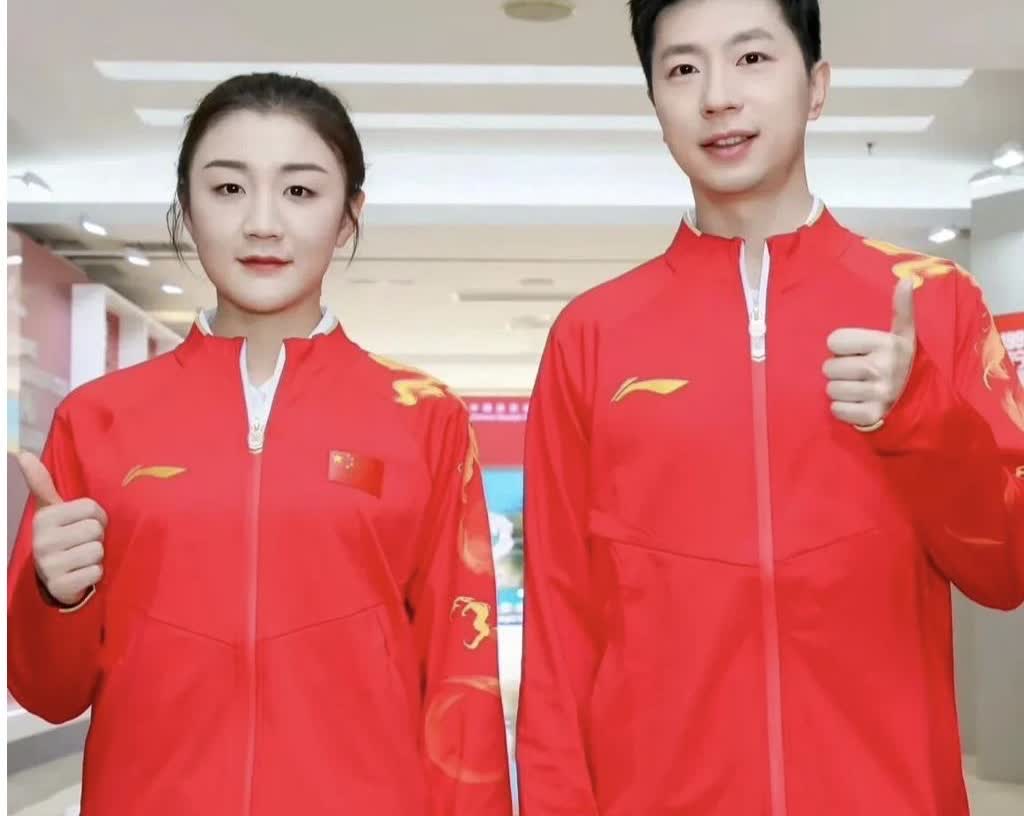 恭喜我们的龙队和梦姐被邀请代表中国乒乓球队参加九三阅兵仪式活动，优秀的人都是被国