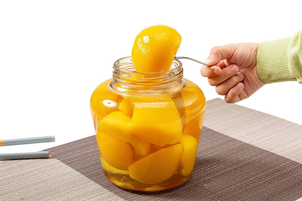 巨人观的水果尸体慢慢浮出水面水果怎么巨人观，真TM恶心啊水果罐头就是水果罐头，水