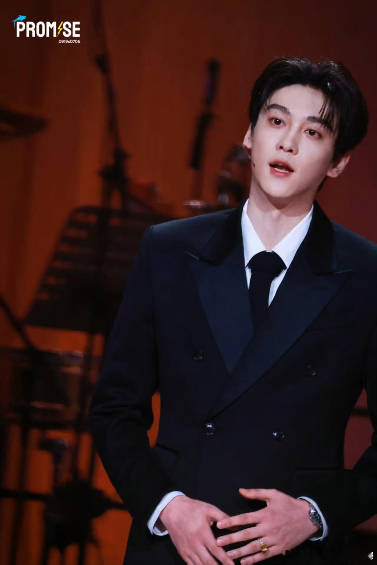 内娱190长得帅的有演技的能有几个，好不容易逮到一个，还不死磕，理解柠檬水了。。