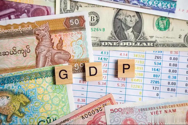 翻到了某机构刚出的2026年全球GDP前十预测，看完有点意外。美国还是以31.5