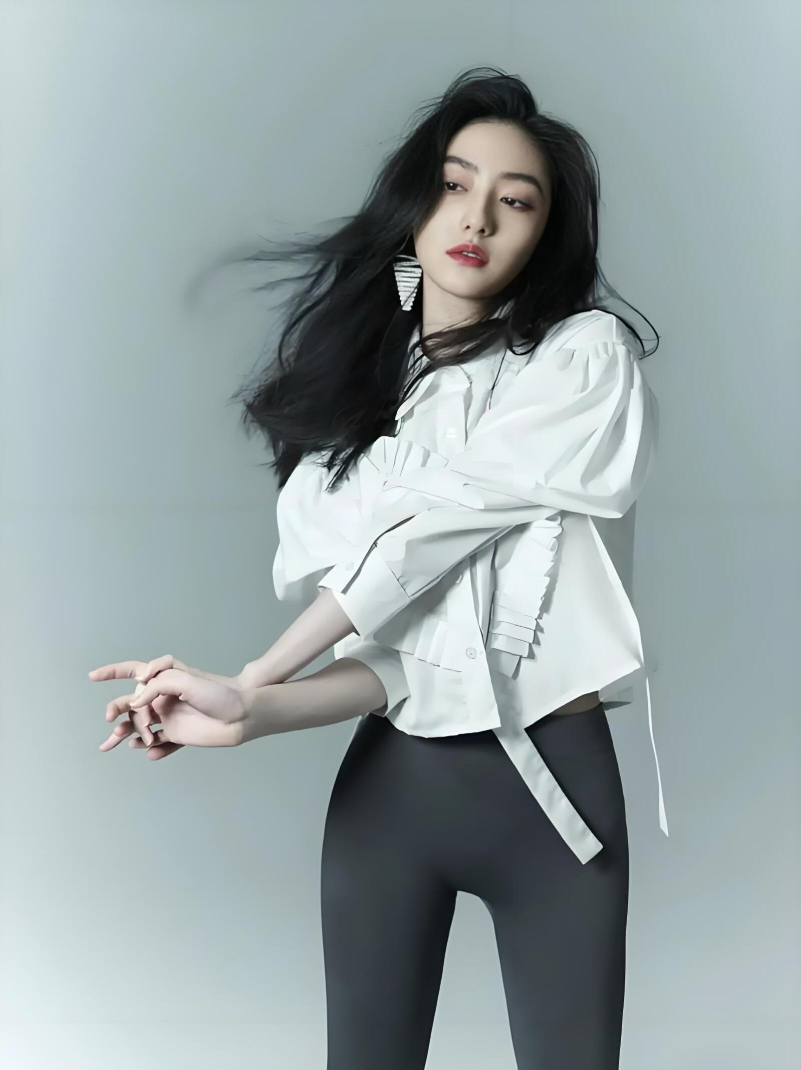 胡连馨瑜伽裤穿搭，又美又飒！