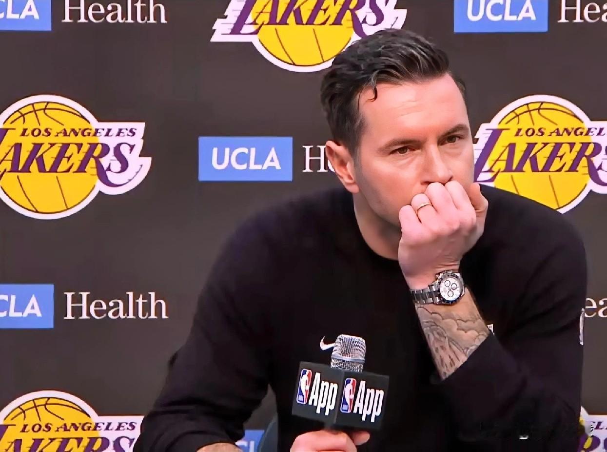 有人撑腰真好啊！今天，客场作战的湖人队以108-132惨负太阳队，遭遇本赛季