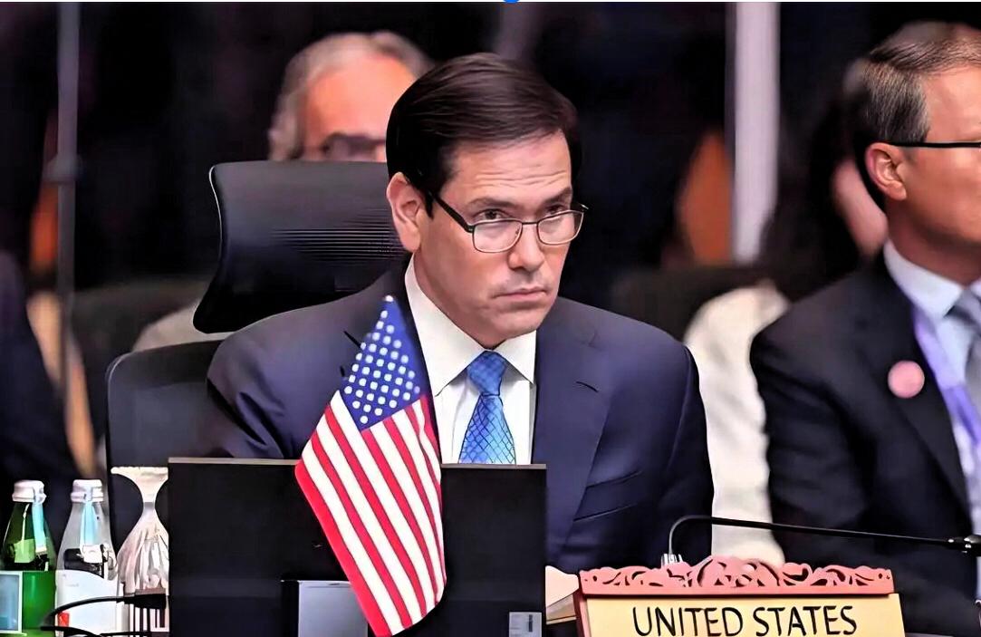 精准反制！解气！当美国财长亲眼目睹中国将持有的7800亿美元美债，通过第三方完成