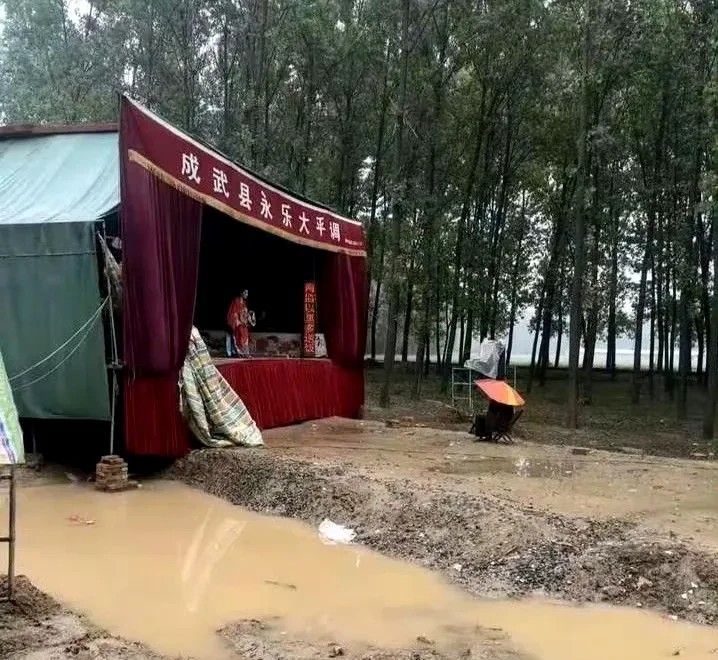 为什么没人看了还要坚持演完？是有什么讲究么？