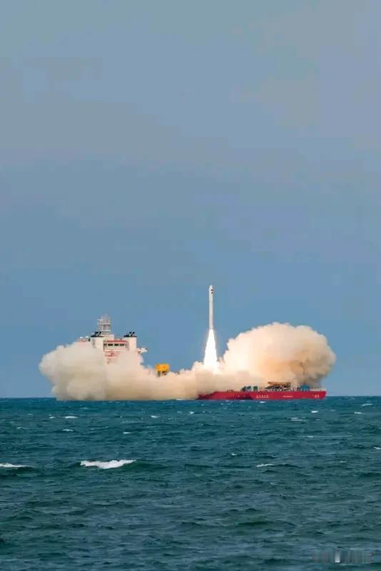 朱雀三号重复使用运载火箭发射入轨12月3日朱雀三号重复使用运载火箭发射入轨