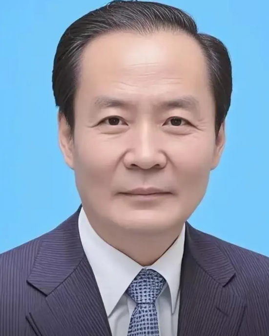 【内蒙古教育要变天！新厅长带着清华基因来了】内蒙古家长炸锅了！新上任的教育