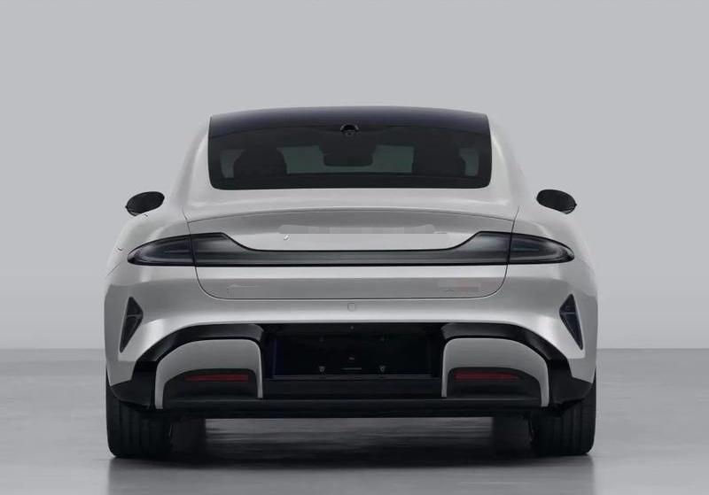 李女士打赢了官司，小米汽车被判向其双倍返还定金1万元。许多人会想，其他下了订单