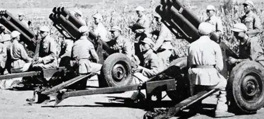 1949年，中英冲突，丘吉尔扬言出动航母武力镇压，伟人霸气回应 。 1949