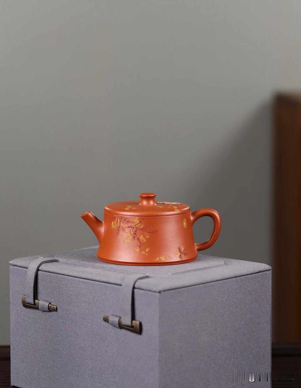 80目紫砂壶是智商税？老师傅怒揭行业内幕！“花2000块买的‘细腻’紫砂壶，泡