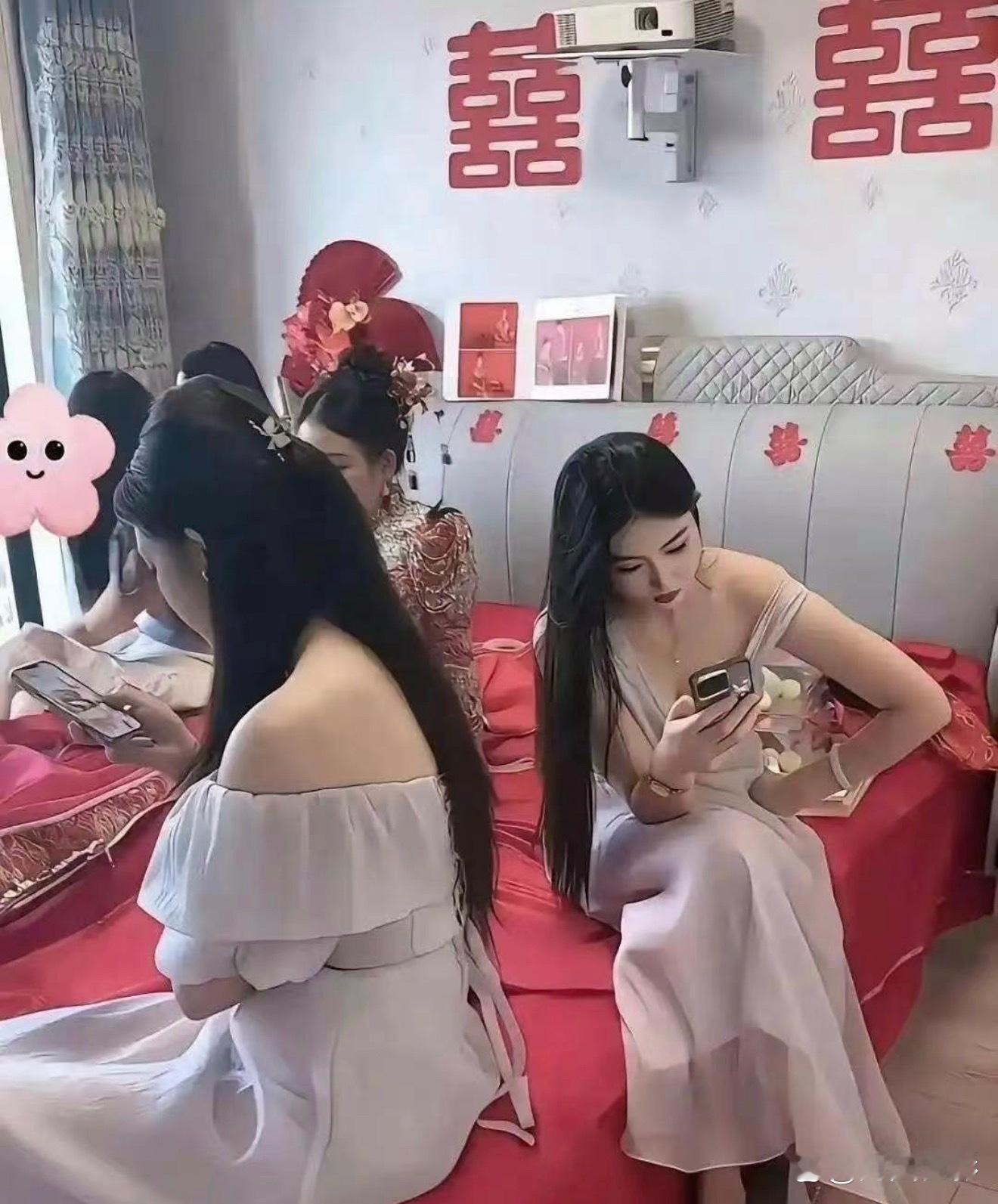 新娘的风头被伴娘抢走了