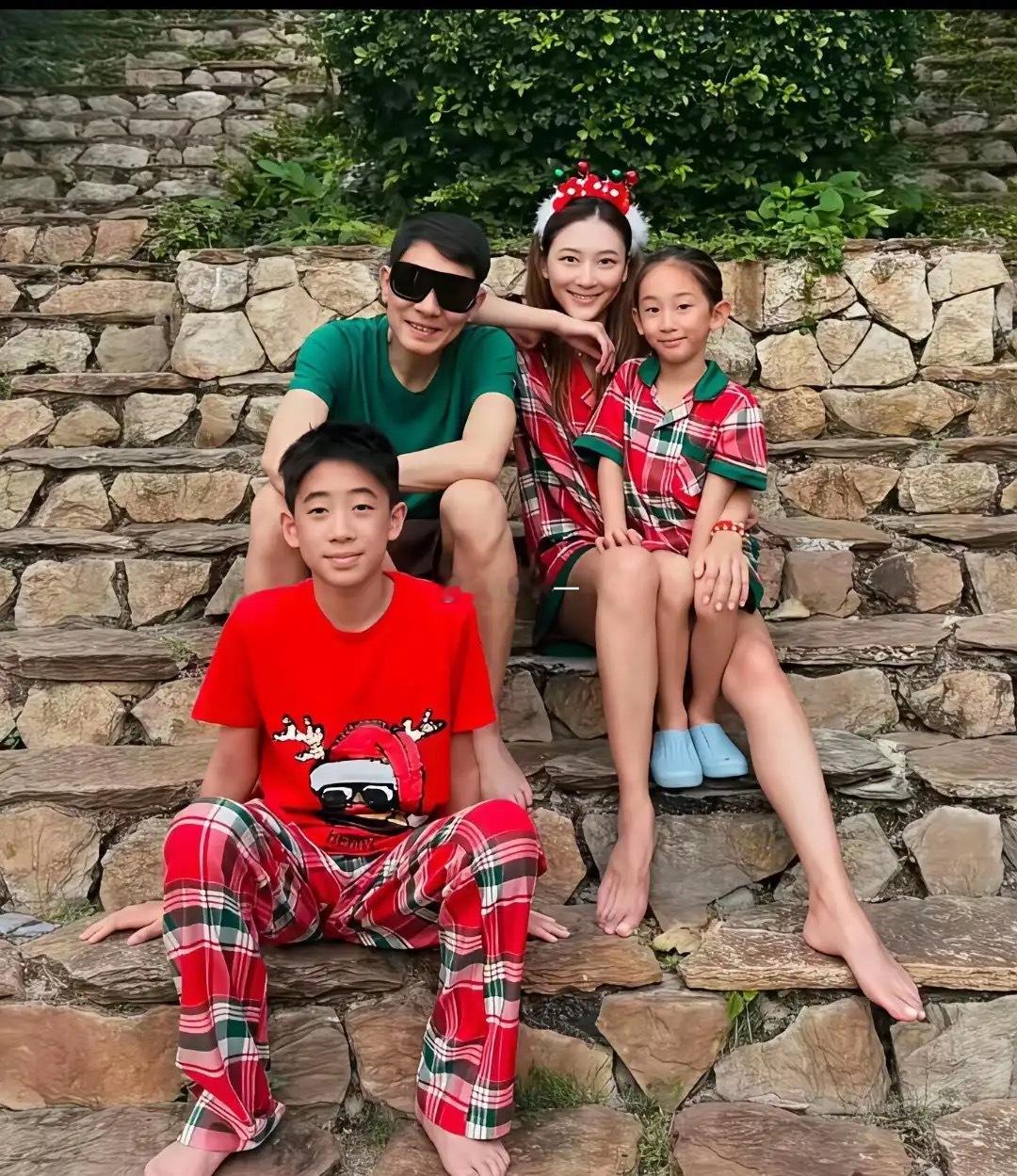 爸爸的基因太强了，妈妈竟然没有一点参与感​​​