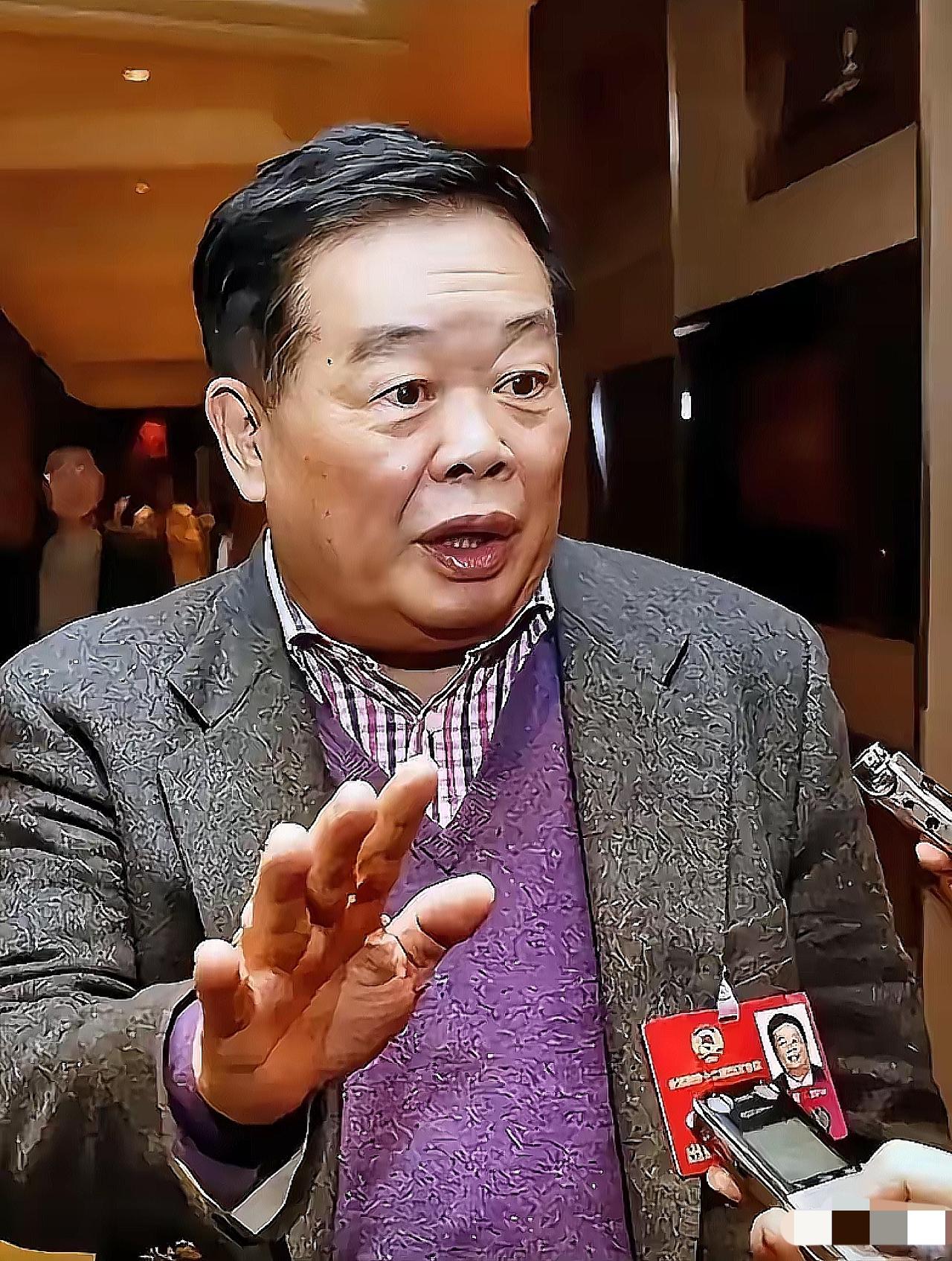 别让流量镰刀割走普通人的饭碗曹德旺说美国明星不带货，不是多高尚，是规矩卡着不