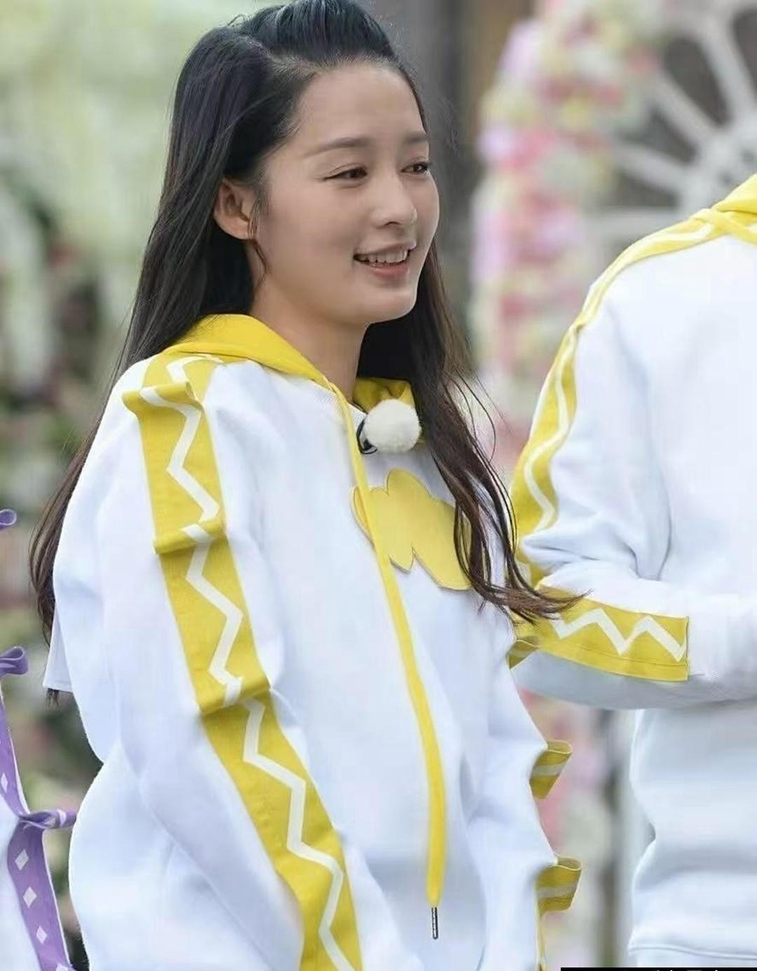 李沁这素颜，纯得没雕琢，郑恺见了怕是得竖大拇指！