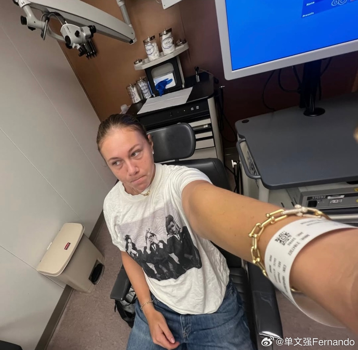 阿尼西莫娃，今天去医院治疗了一下在美网女单颁奖典礼上Amanda就提到自