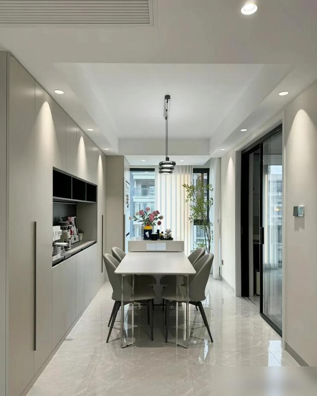 谁看了不羡慕到拍大腿！安徽合肥29岁姑娘花28万装的143平新房，刚住4个月就成