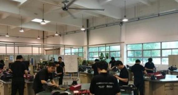 德国安的什么心？德国把好几个国家级重点实验室搬到了中国，而且是整个团队带家属过来