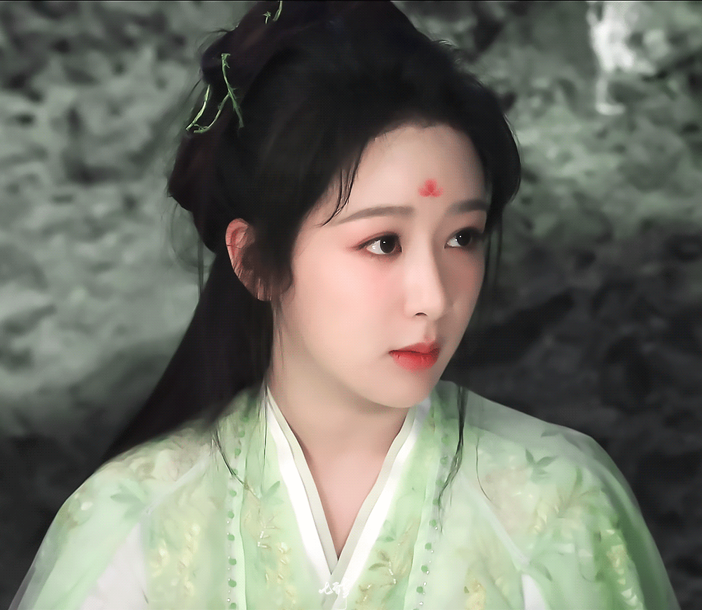 同一个导演镜头下热巴杨紫来看看同一个导演镜头下热巴杨紫