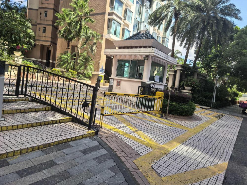 顶不住了，东海花园4套法拍，学校极好/位置好/6折起，深圳外国语+深高南~东