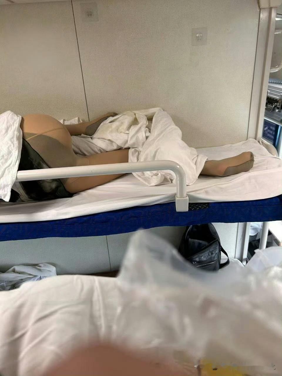 生活不止眼前的苟且，还有诗和远方话说回来咋一点不注意细节呢你看看这样好吗