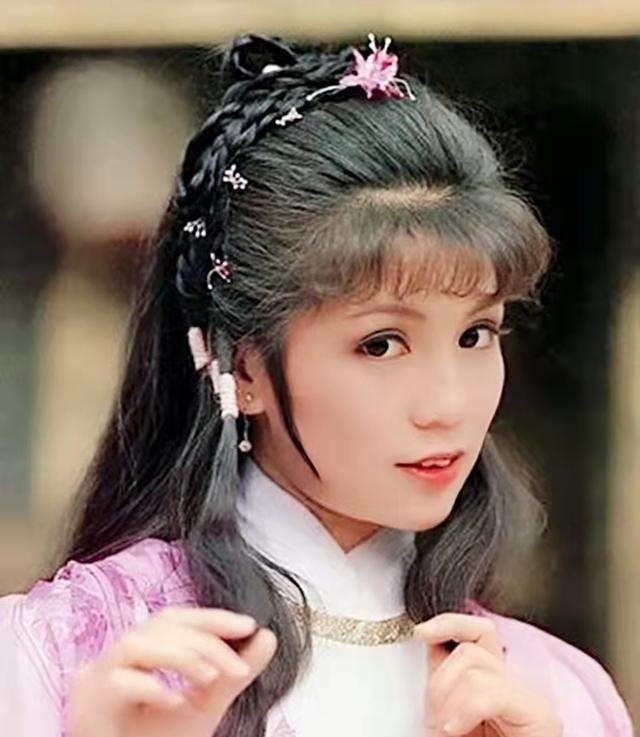 “亲爱的，我爱你！”这是26岁的翁美玲在自杀时留下的唯一遗言，而这句话让人不得不
