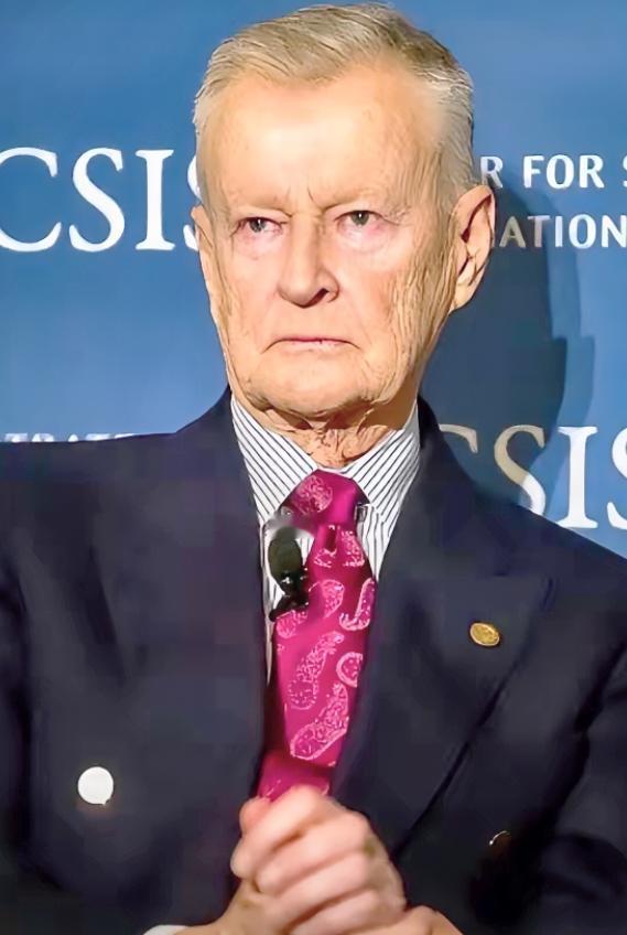 美国一个顶级的战略家，和基辛格齐名的那种，晚年反复说，我们犯了个天大的战略错误。