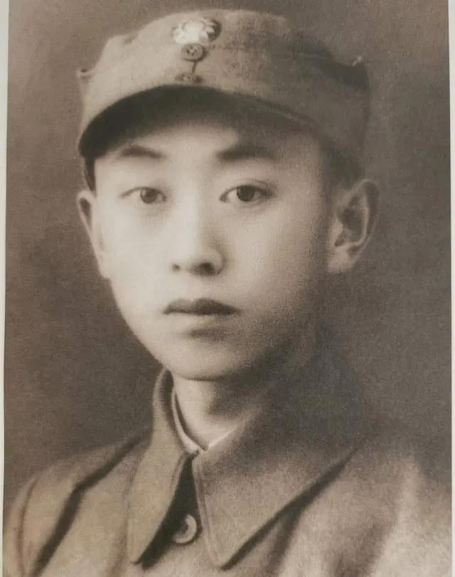 1950年9月，北京西郊的一家医院里，35岁的63军军长郑维山握着徐向前的手准备