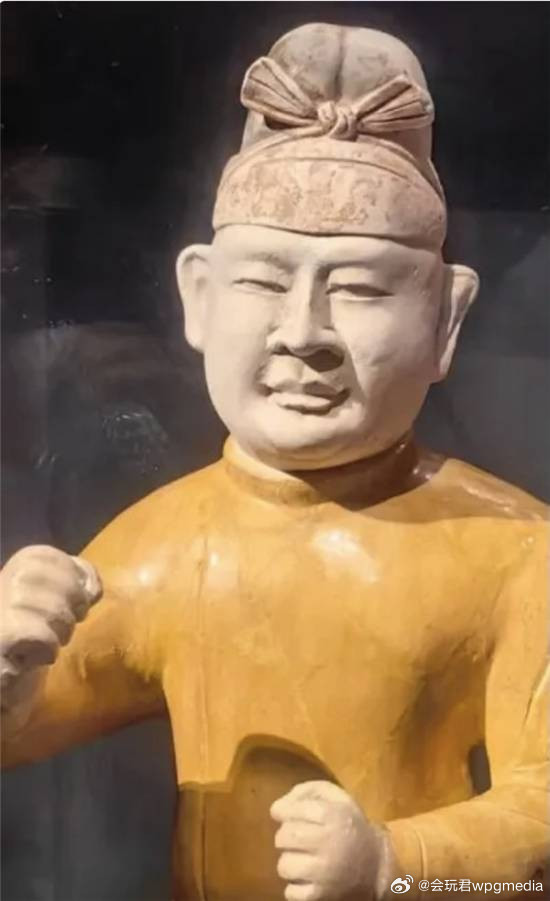 南京博物院一陶俑撞脸郭德纲院方：在历史馆展出“郭老师去南京博物院了？”近日，有