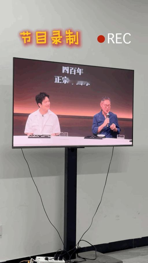 樊振东黎子安互送礼物哇哇哇！这什么神仙老友记啊！黎子安樊振东俩人录一饭封神老