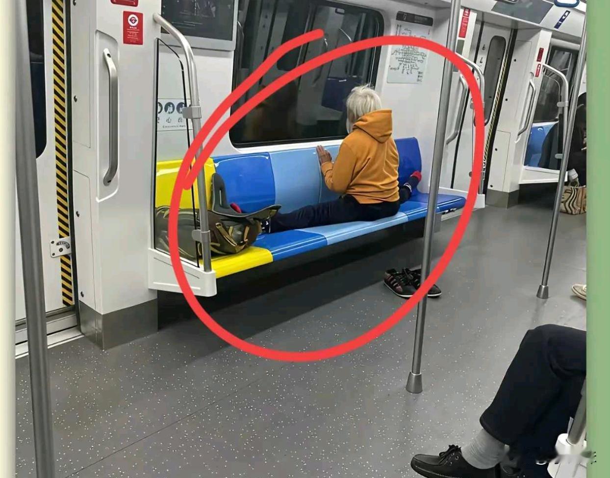 你们要是看见这一幕会怎么做？