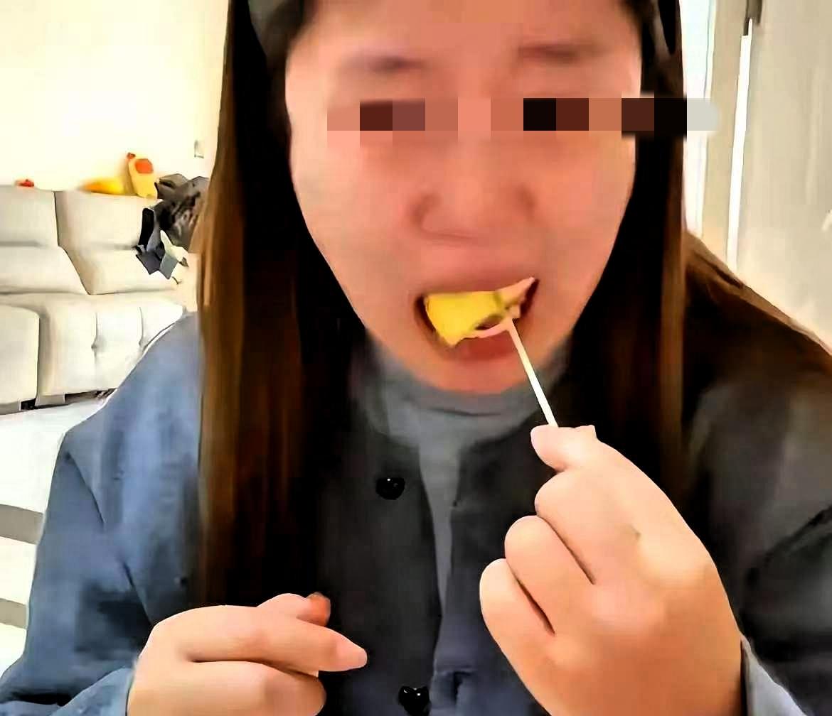 怀孕两个多月的媳妇，自己掏钱买点水果，却被丈夫骂“吃死你”，半个月后她去了医院，