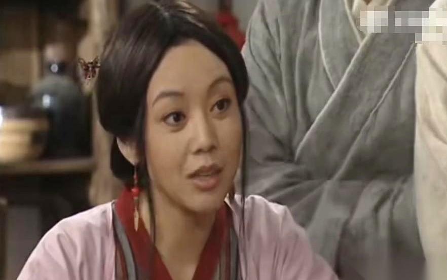 刷到个热搜，说郭芙蓉今天刑满释放了。我愣了三秒。然后猛地一拍大腿，我靠，《武