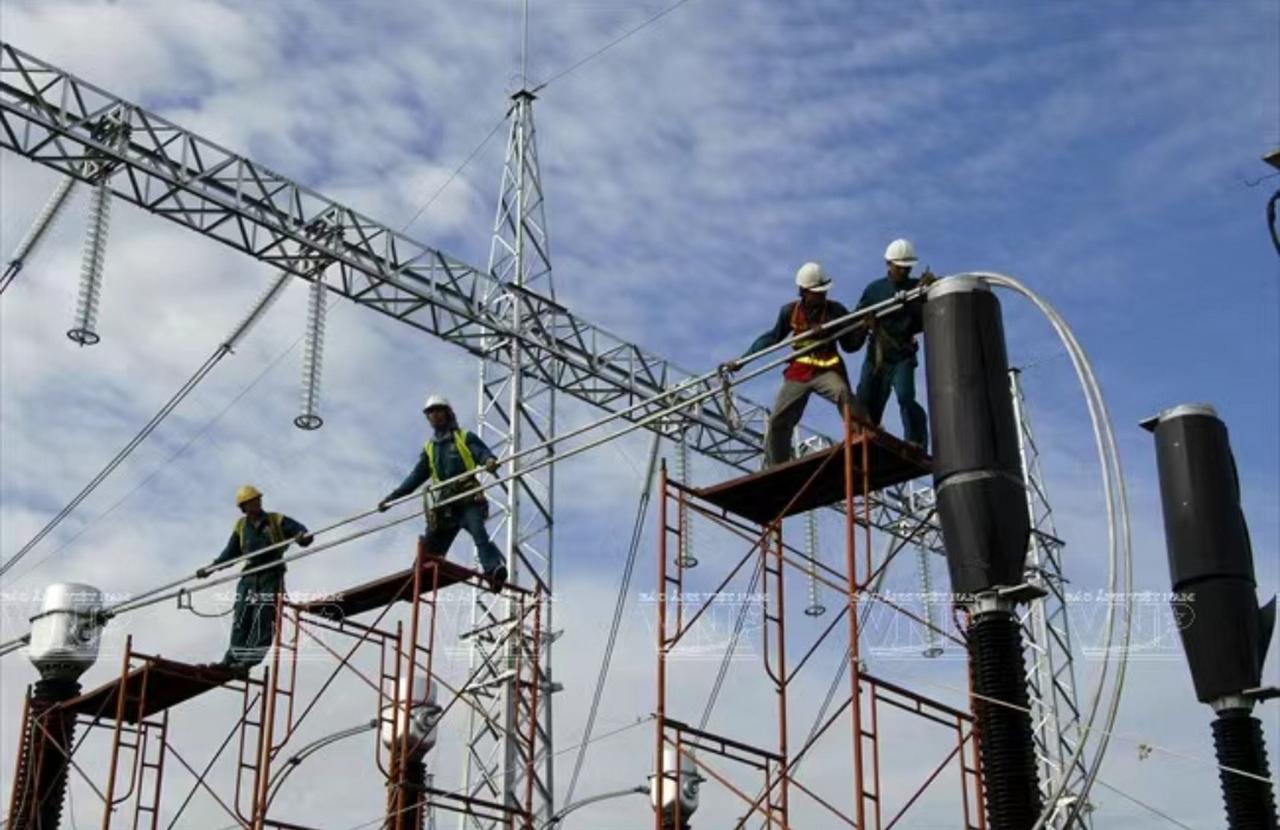 大家伙可能都纳闷：明明中国和朝鲜、越南都挨着，咋云南的电能大方地送进越南，让人家