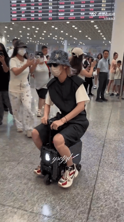 灵超的超是超雄的超灵超完全魔丸来的灵超机场打粉丝灵超好超X啊