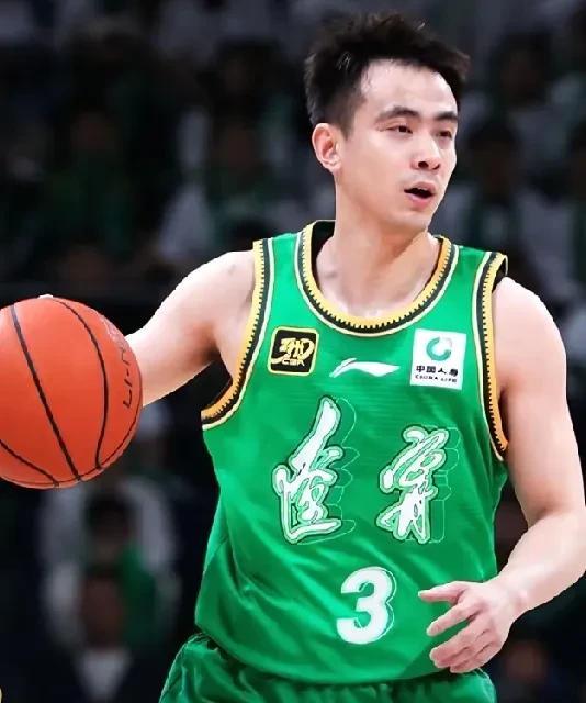 辽宁男篮新赛季阵容成形，就这些兵了！辽宁男篮目前队中仅差一名外援，不会再有别的