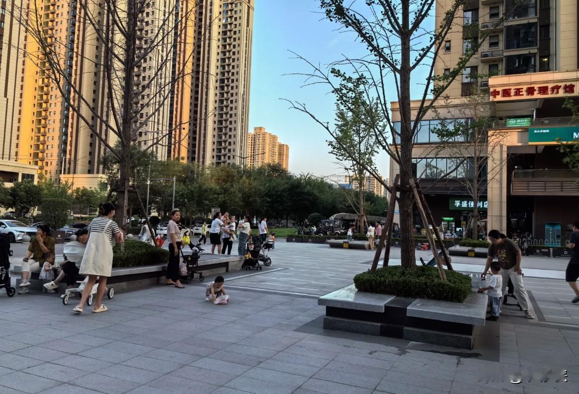 有一种尴尬叫买了2楼：方便是真方便，但住起来一言难尽！当初买房，家里老人坚持要