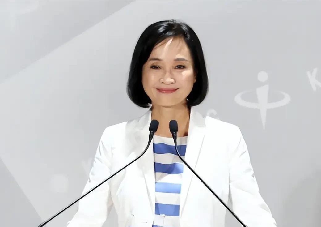 别打了，底牌已经漏光了！王金平大年初三这顿饭，直接把高雄蓝营的脊梁骨抽得干干净净