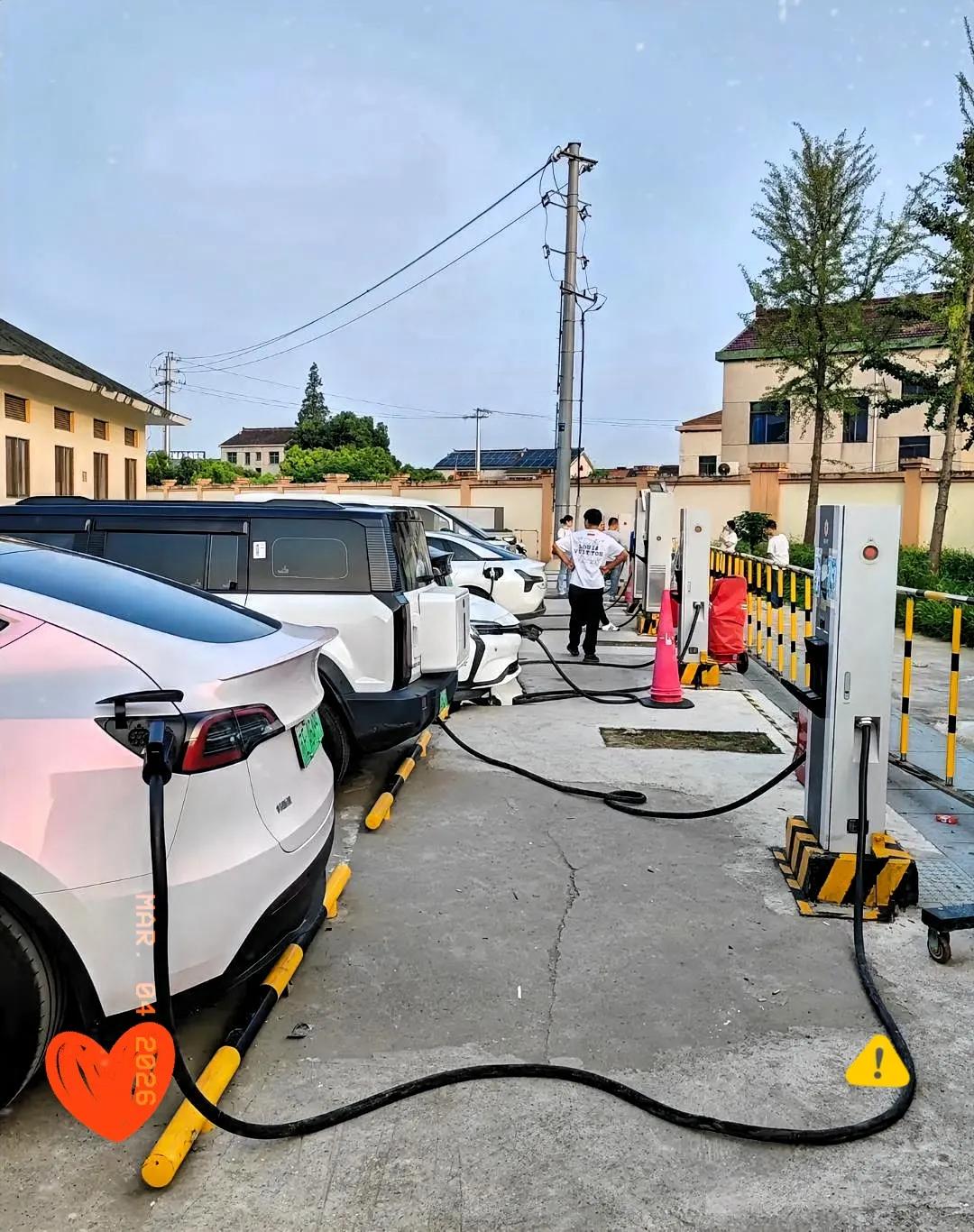 这回开油车的真要骂街了！国家直接下硬要求，从本月起，党政机关、公立学校、医院