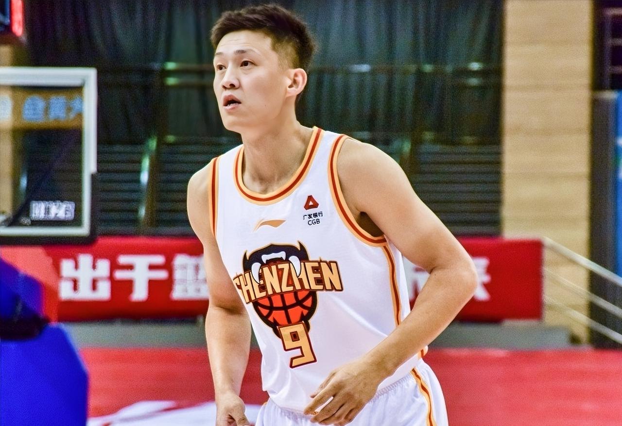 周鹏：这深圳男篮的外教水平有限啊？？贺希宁：周队，我觉得还不如你直接退役直接上