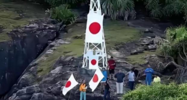 很多人问：“中国为什么不趁着中日冲突，将日本在钓鱼岛上的灯塔给拆掉？”其实不是不