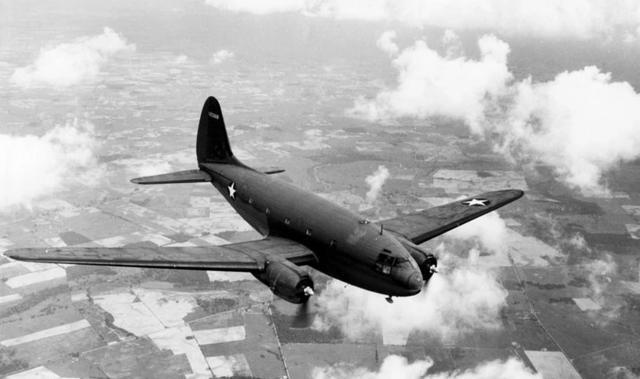 1949年2月20日，国民党空军少尉杨保庆趁人不注意，悄悄登上一架停在西安机场的