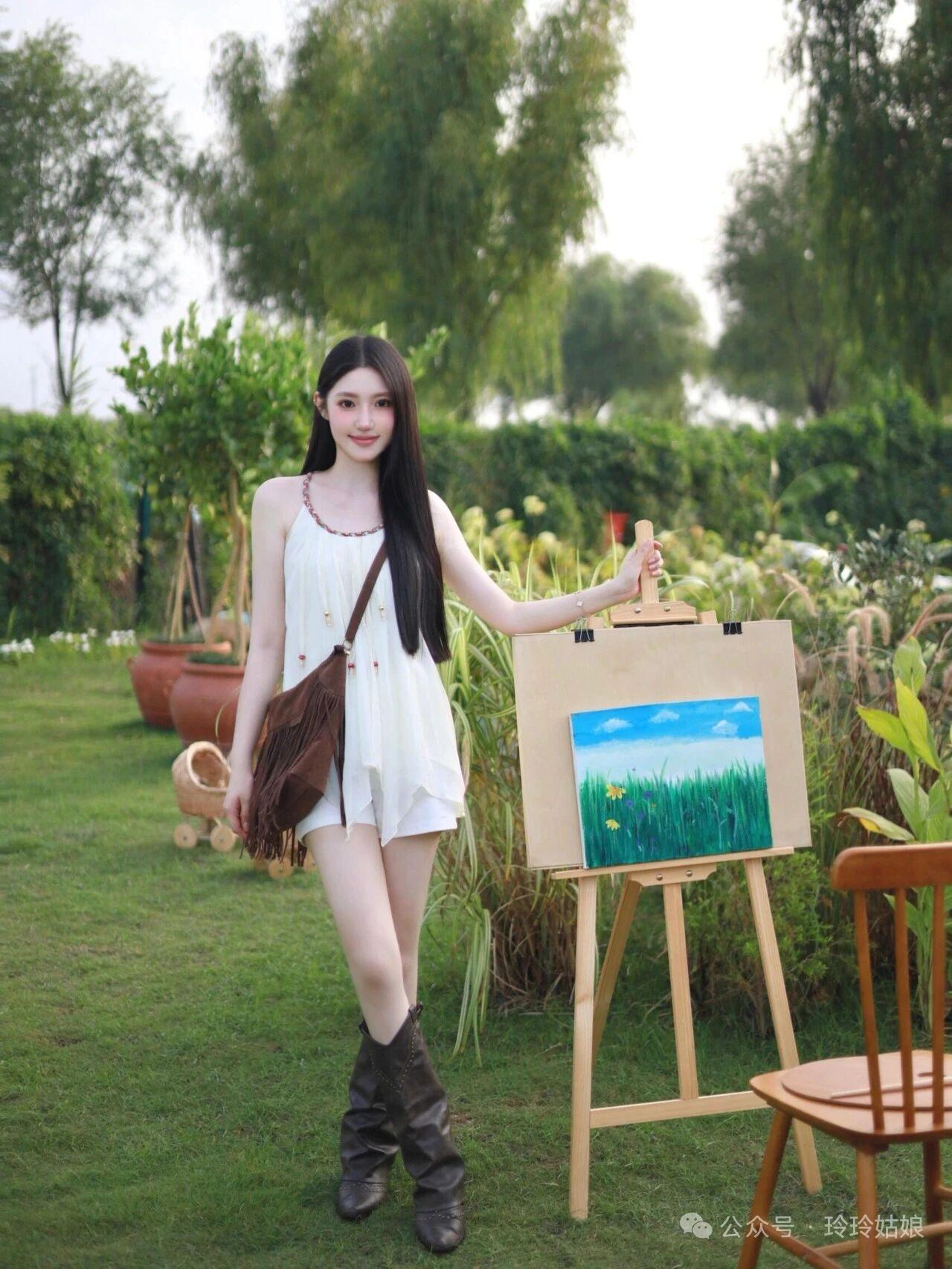 画卷映绿意，佳人步芳草。什么才是纯天然美女你身边最上镜的女生长什么样?