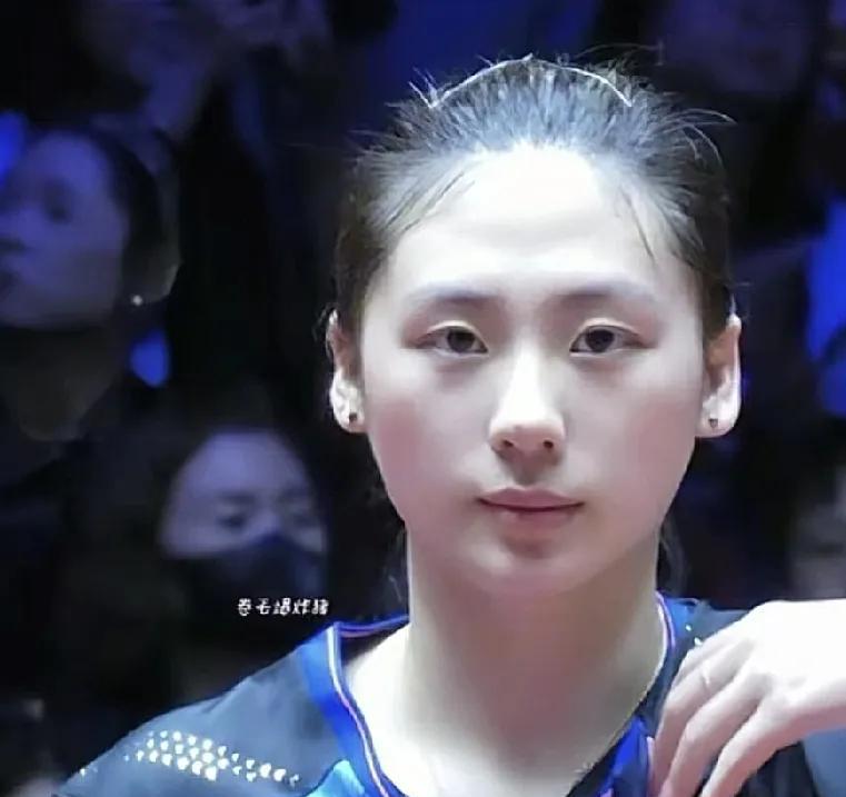还以为陈熠就算赢也会很困难呢，没想到居然以3：0的比分战胜韩莹了！谁都记得，世