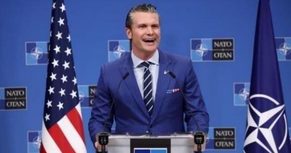 美国防长的话炸了锅：中美要是开打，20分钟内，他们的航母全得沉！还撂下一句句大实