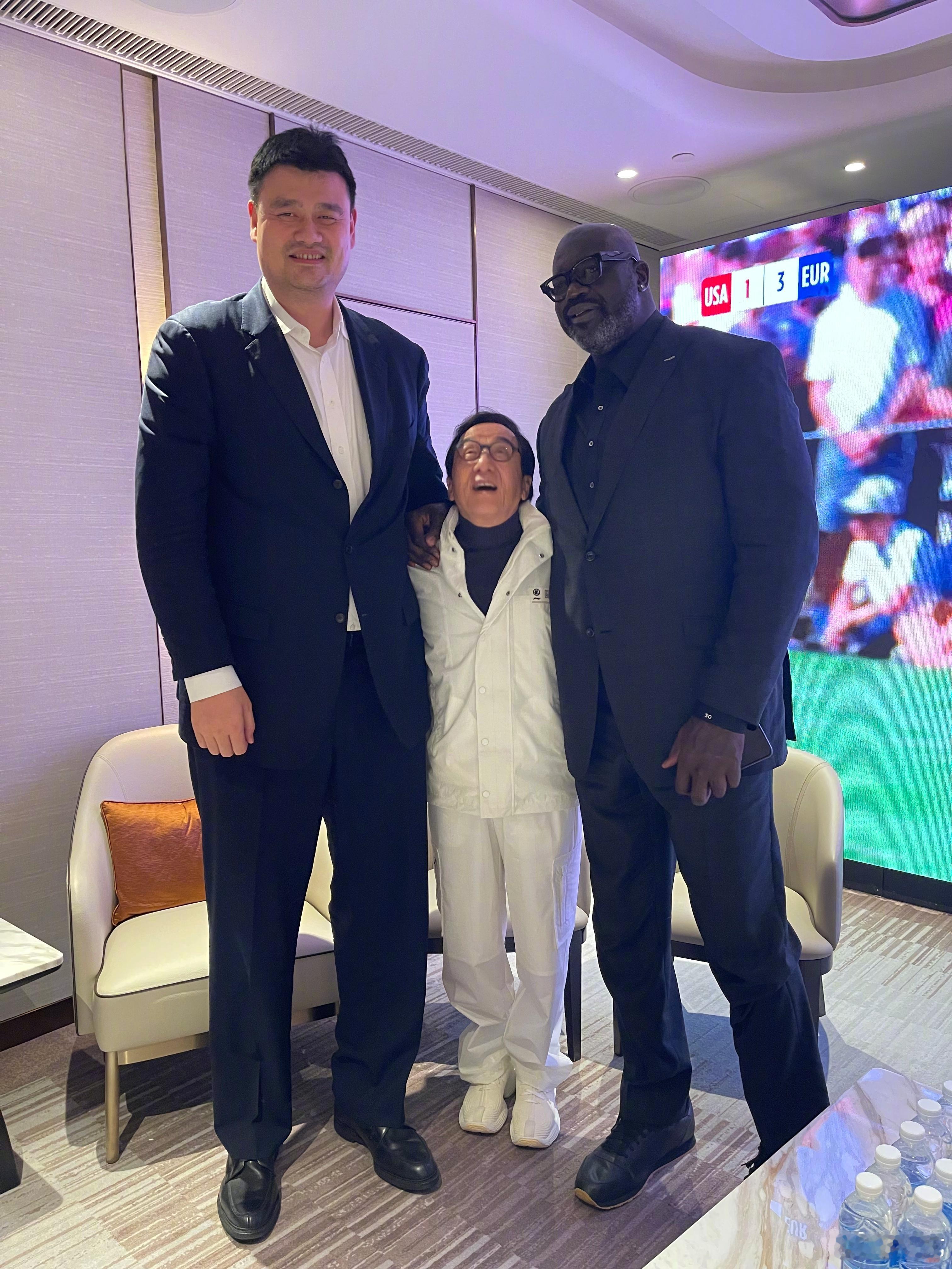 这算是世纪同框了