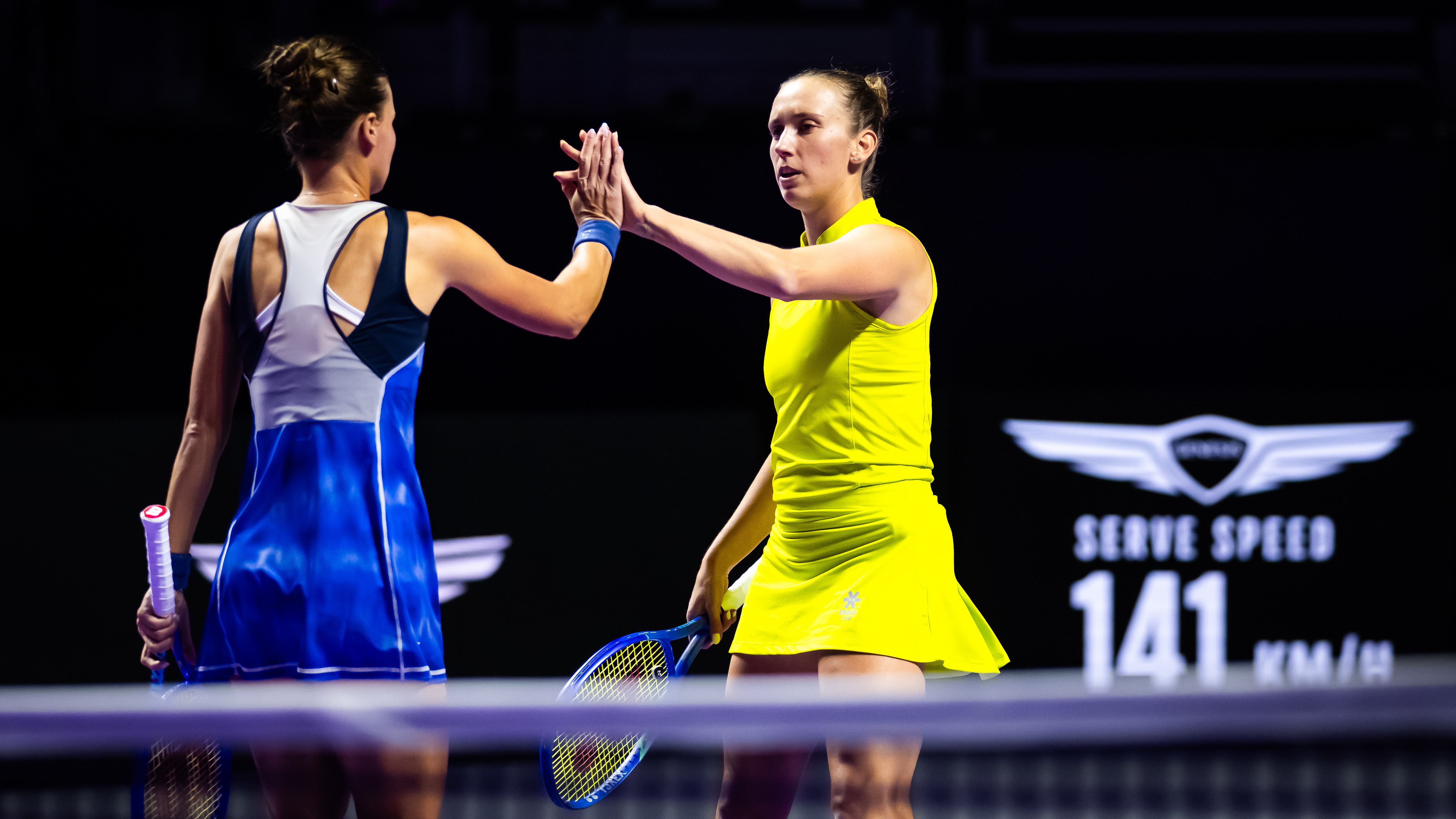 利雅得WTA年终总决赛双打纳芙拉蒂洛娃组，4号种子库德梅托娃/梅尔滕斯以6-4