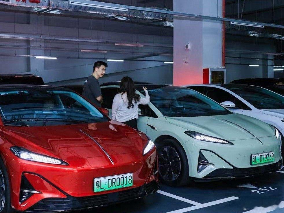 说出来你肯定不信[笑着哭]：32Tops的算力，可以做满血城市领航，还可以过环